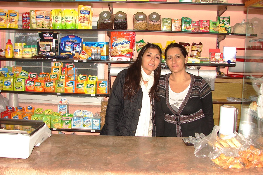 Atendido por sus dueños: En la foto sonríen Cristina Pozobón y Anabella Lemus.