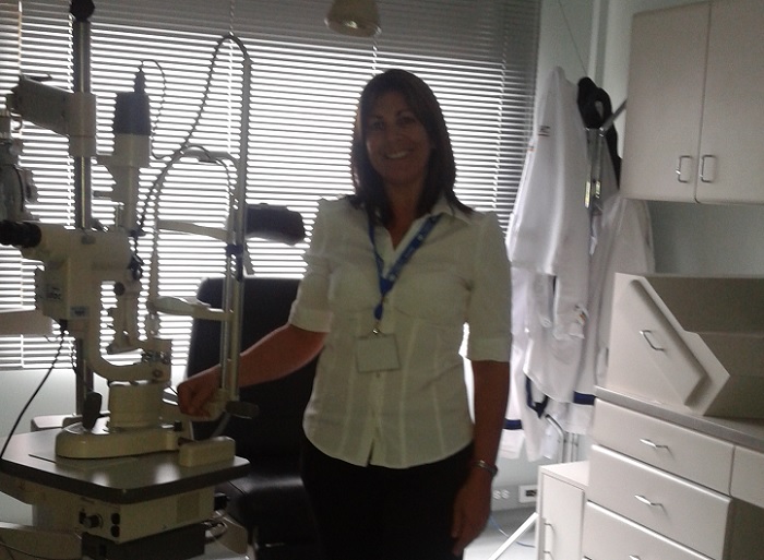 La óptica contactolóloga Mariana Duci